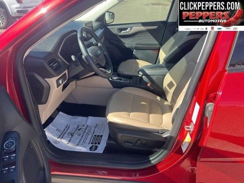 Used 2022 Ford Escape SEL w/ Technology Package image 12