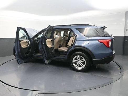 Used 2021 Ford Explorer XLT w/ Equipment Group 202A AWD/4WD image 43