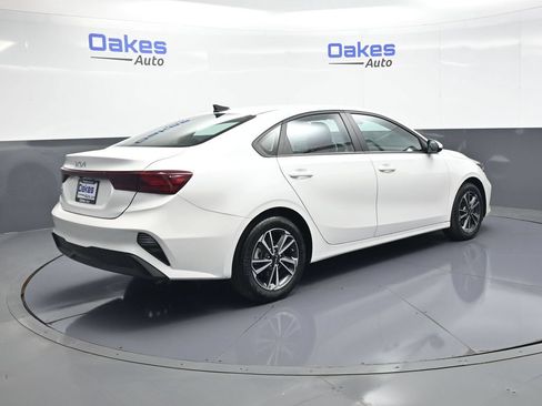 Certified 2024 Kia Forte LXS FWD image 7