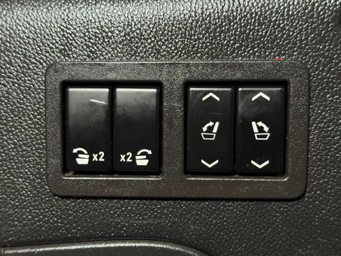 Used 2016 Chevrolet Suburban LTZ AWD/4WD image 14