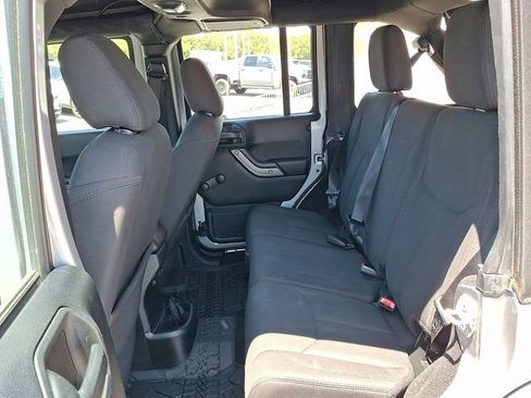 Used 2018 Jeep Wrangler Unlimited Sport AWD/4WD image 8