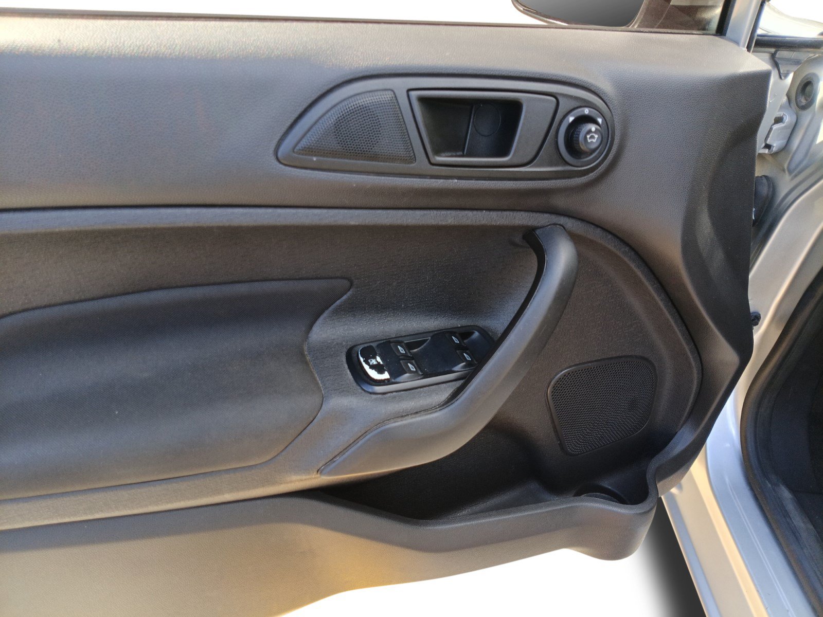Used 2019 Ford Fiesta SE FWD image 9