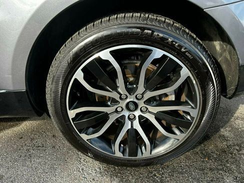 Used 2022 Land Rover Range Rover Sport HSE Silver Edition image 32