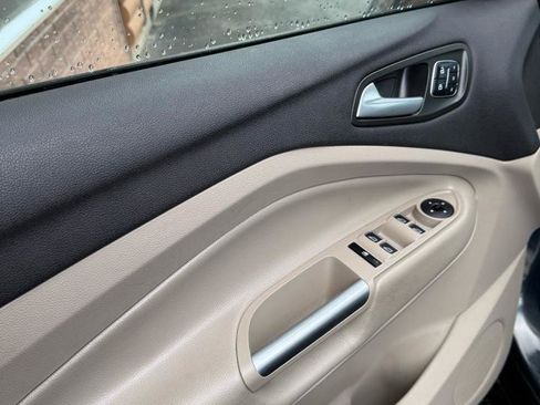 Used 2019 Ford Escape Titanium AWD/4WD image 6