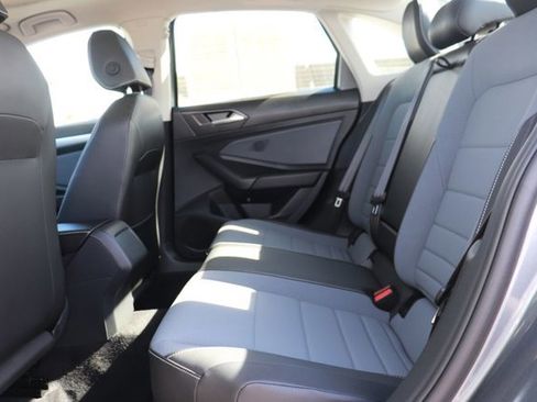 Used 2025 Volkswagen Jetta SE image 13