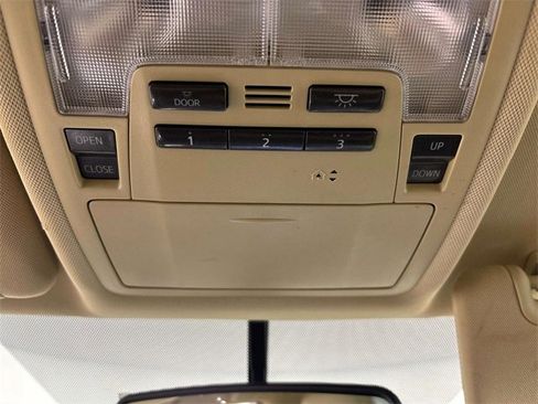 Used 2014 Toyota Highlander XLE image 25