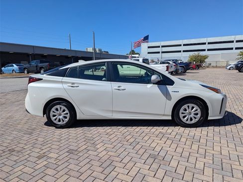 Certified 2020 Toyota Prius LE image 12