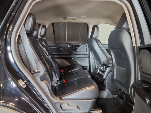 Used 2022 Lincoln Aviator AWD image 10