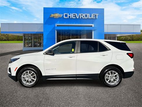 Used 2022 Chevrolet Equinox LS w/ LS Convenience Package image 3