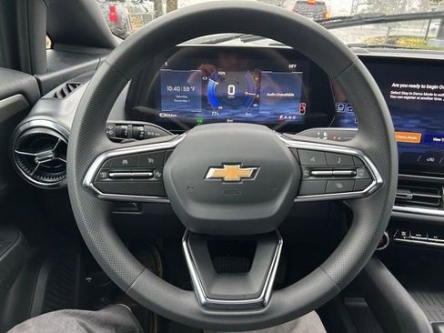 New 2026 Chevrolet Equinox EV LT image 22