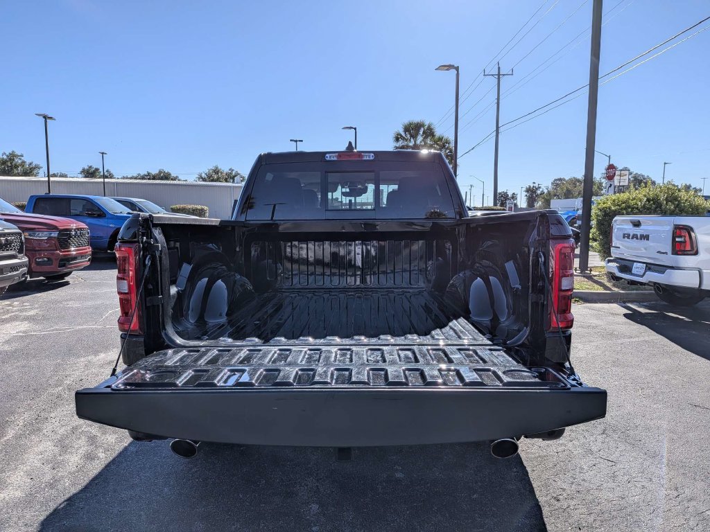 Used 2025 RAM 1500 Laramie AWD/4WD image 11
