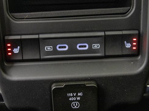 New 2026 RAM 1500 Laramie AWD/4WD image 39