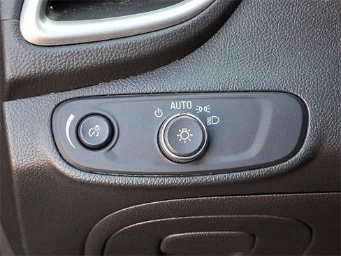 Used 2017 Chevrolet Trax LT w/ LT Convenience Package image 27