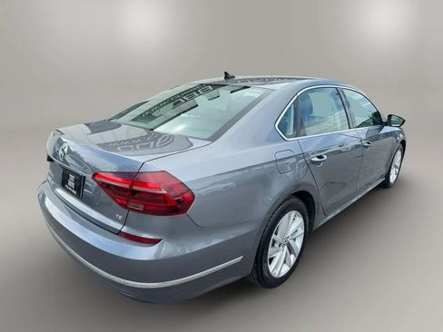 Used 2018 Volkswagen Passat 2.0T SE FWD image 8