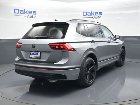 Used 2023 Volkswagen Tiguan SE R-Line FWD image 8