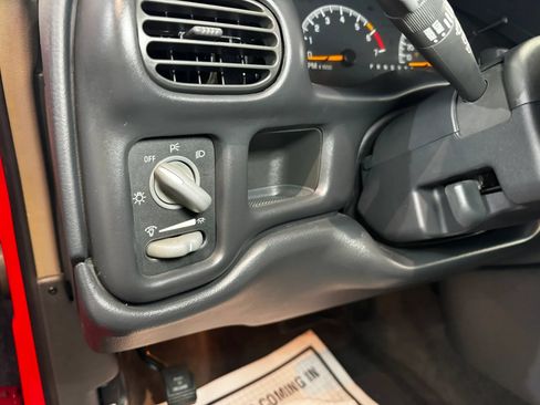 Used 1999 Pontiac Grand Prix GT w/ Opt Pkg FWD image 19