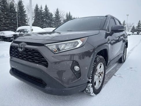 Used 2021 Toyota RAV4 XLE image 3