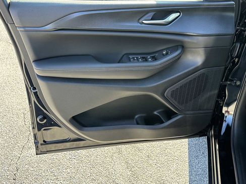 New 2025 Jeep Grand Cherokee Altitude image 10