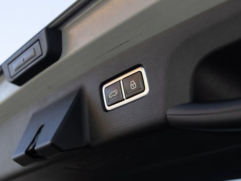 Used 2023 Kia Sorento SX Prestige image 23