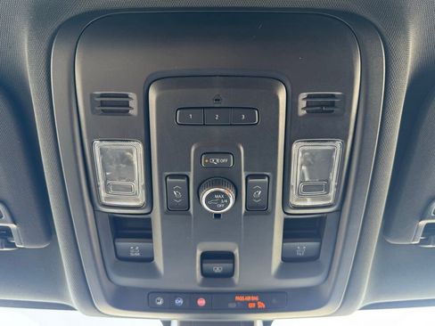 Used 2022 Chevrolet Tahoe Z71 w/ Luxury Package image 17