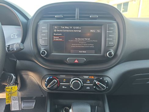 Used 2024 Kia Soul LX w/ Option Group 015 FWD image 24