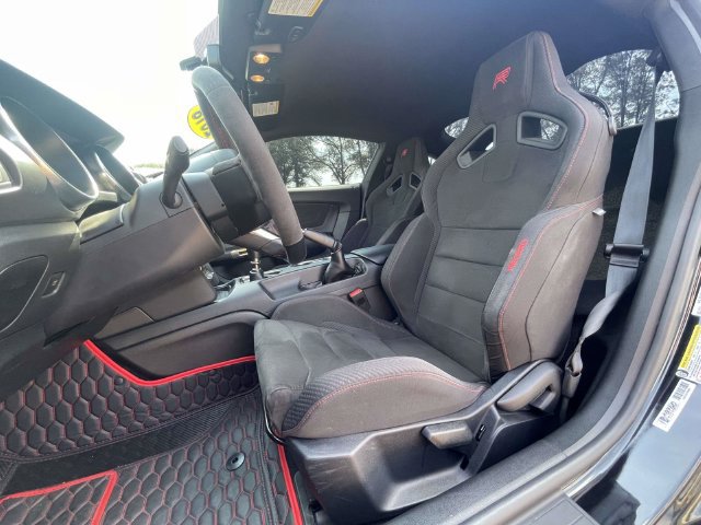 Used 2018 Ford Mustang Shelby GT350R w/ GT350R Equipment Group 920A RWD image 62