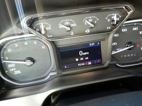 Used 2019 GMC Sierra 1500 SLE w/ SLE Value Package image 16