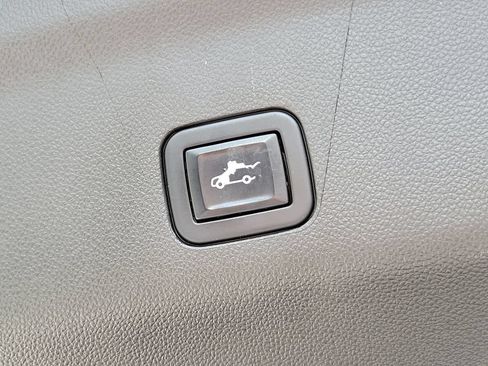 Used 2022 GMC Yukon Denali w/ Denali Premium Package AWD/4WD image 13