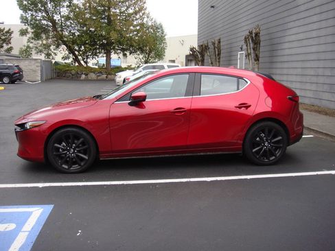 Used 2020 MAZDA MAZDA3 AWD Hatchback w/ Premium Pkg image 11