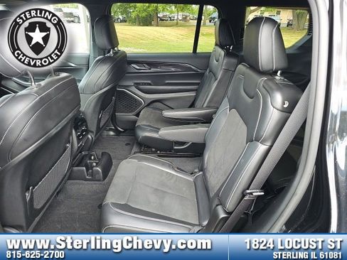 Used 2022 Jeep Grand Cherokee L Laredo image 23