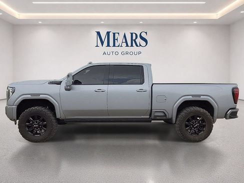 Used 2024 GMC Sierra 2500 AT4 w/ AT4 Premium Plus Package AWD/4WD image 2