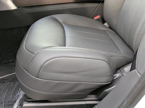 New 2025 Land Rover Range Rover SE image 4