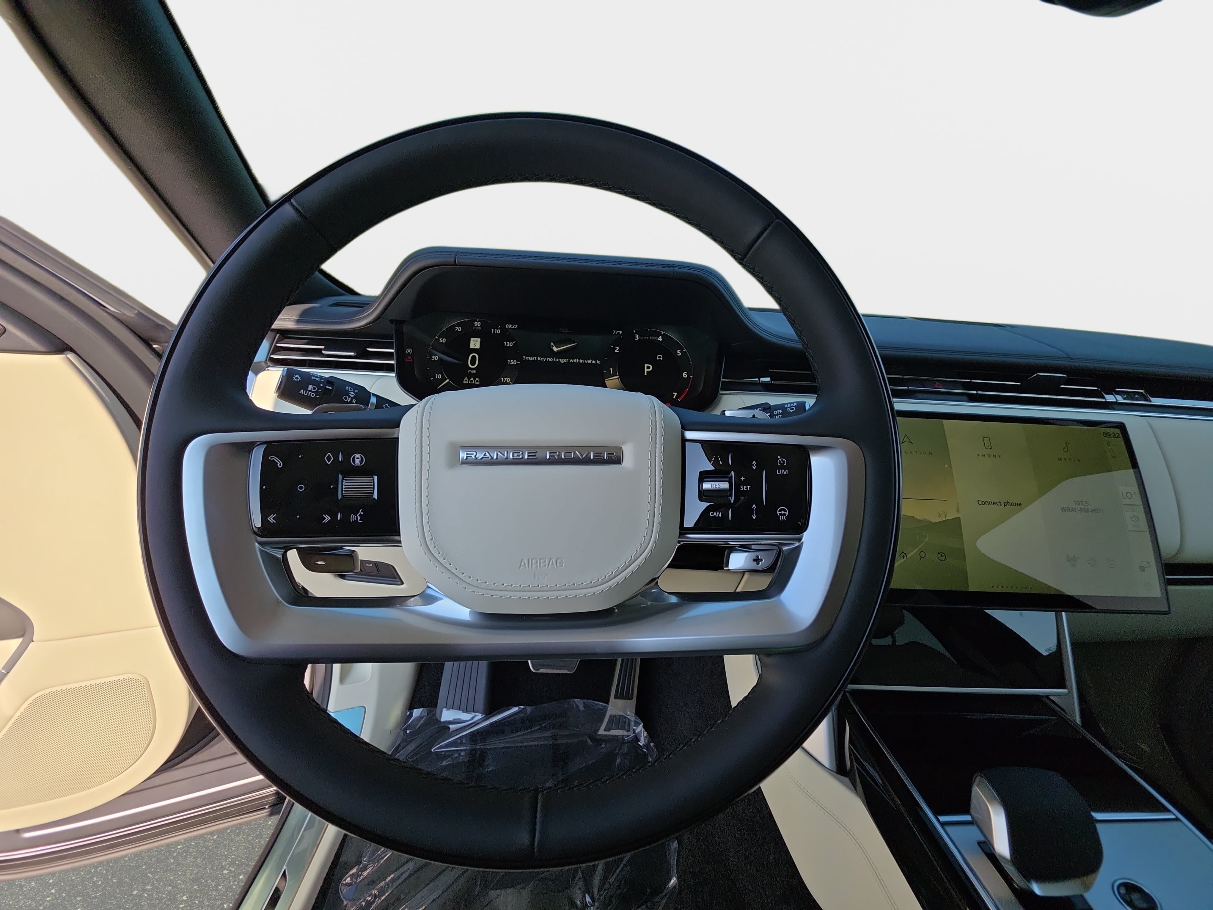 New 2026 Land Rover Range Rover SE AWD/4WD image 17