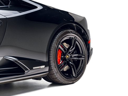 Used 2021 Lamborghini Huracan EVO RWD image 16
