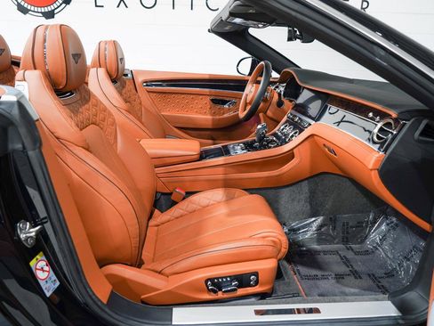 Used 2022 Bentley Continental GT image 16