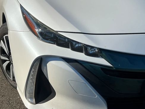 Used 2018 Toyota Prius Prime Plus w/ Carpet Mat Package FWD image 14