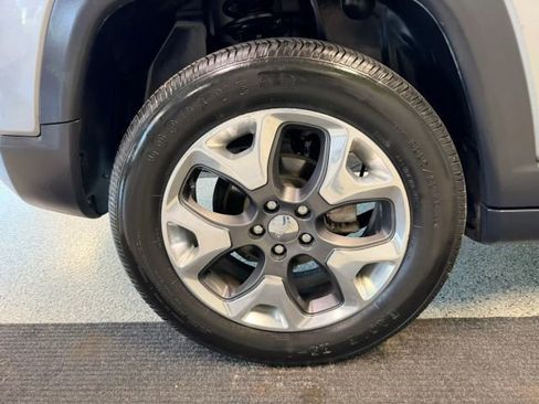 Used 2017 Jeep Compass Limited AWD/4WD image 17