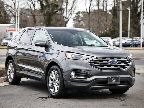 Used 2024 Ford Edge Titanium image 12