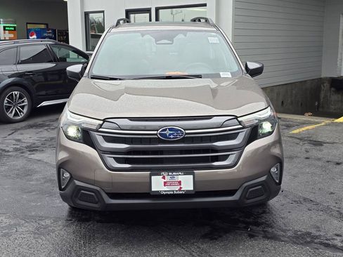 Certified 2025 Subaru Forester Premium AWD/4WD image 2