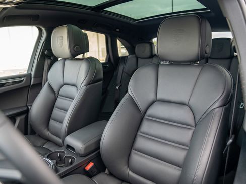 New 2026 Porsche Macan image 5