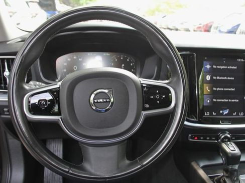 Used 2020 Volvo S60 T5 Momentum FWD image 22