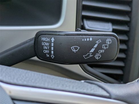 Used 2022 Volkswagen Atlas SE image 38