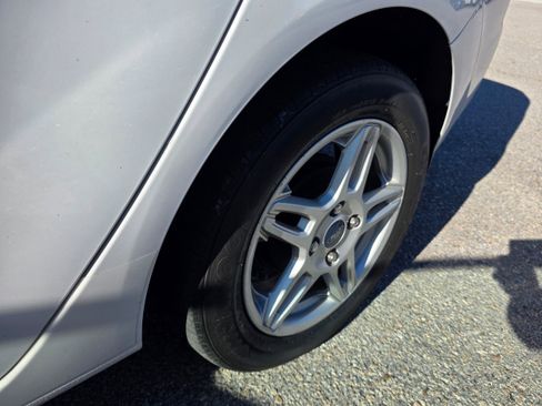 Used 2019 Ford Fiesta SE w/ Cold Weather Package image 11