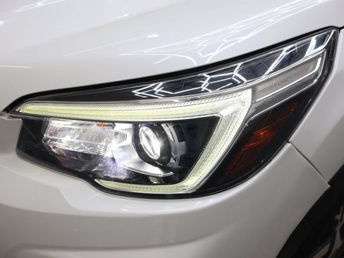 Used 2020 Subaru Forester Touring AWD/4WD image 30