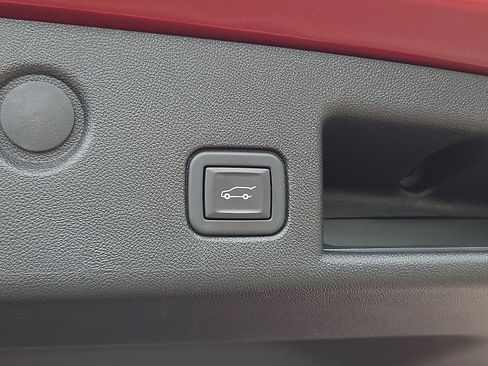 Used 2020 Chevrolet Equinox LT FWD image 29