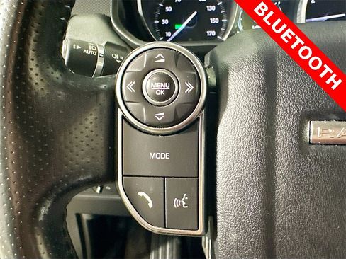 Used 2016 Land Rover Range Rover Sport SE image 35