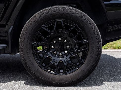 Used 2025 GMC Hummer EV 2X AWD/4WD image 38