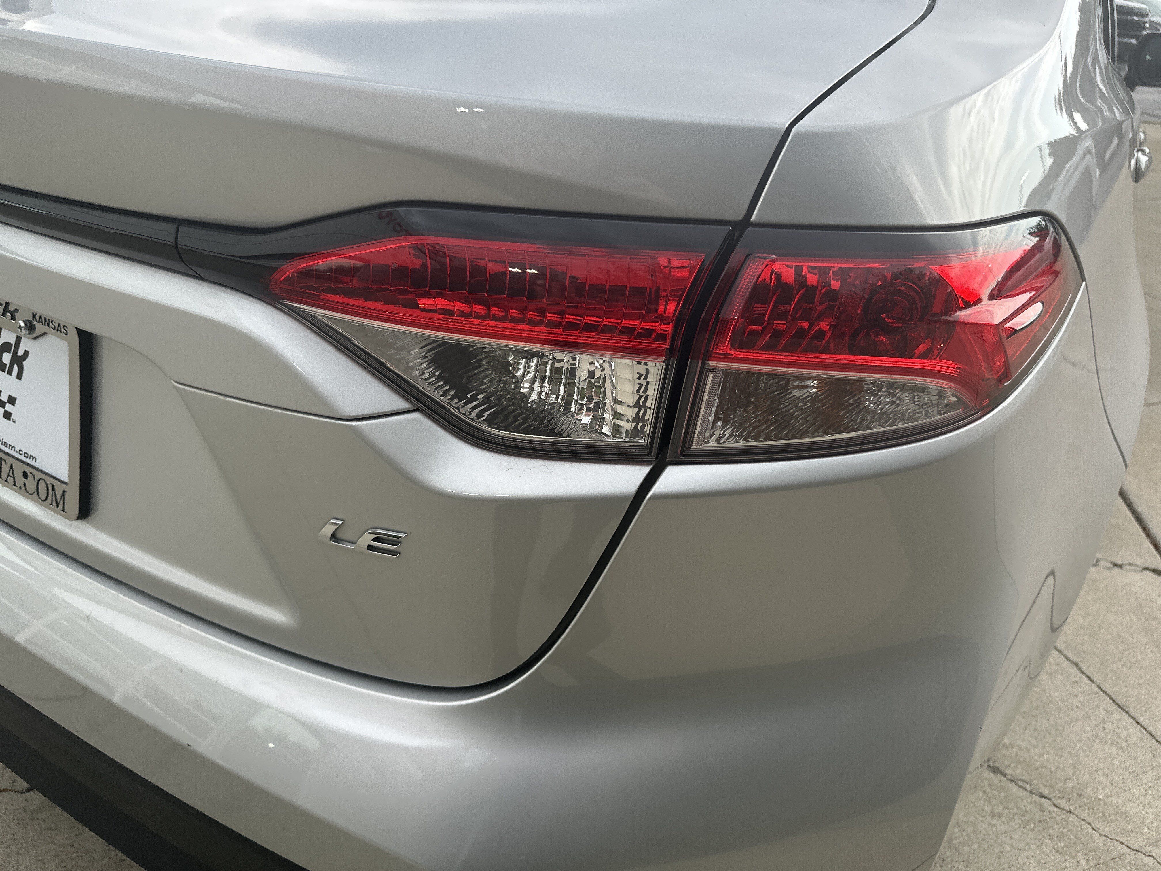 Used 2025 Toyota Corolla LE FWD image 12