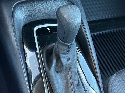 Used 2025 Toyota Corolla LE image 20