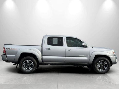 Used 2015 Toyota Tacoma 4x4 Double Cab w/ TRD Sport Package image 8